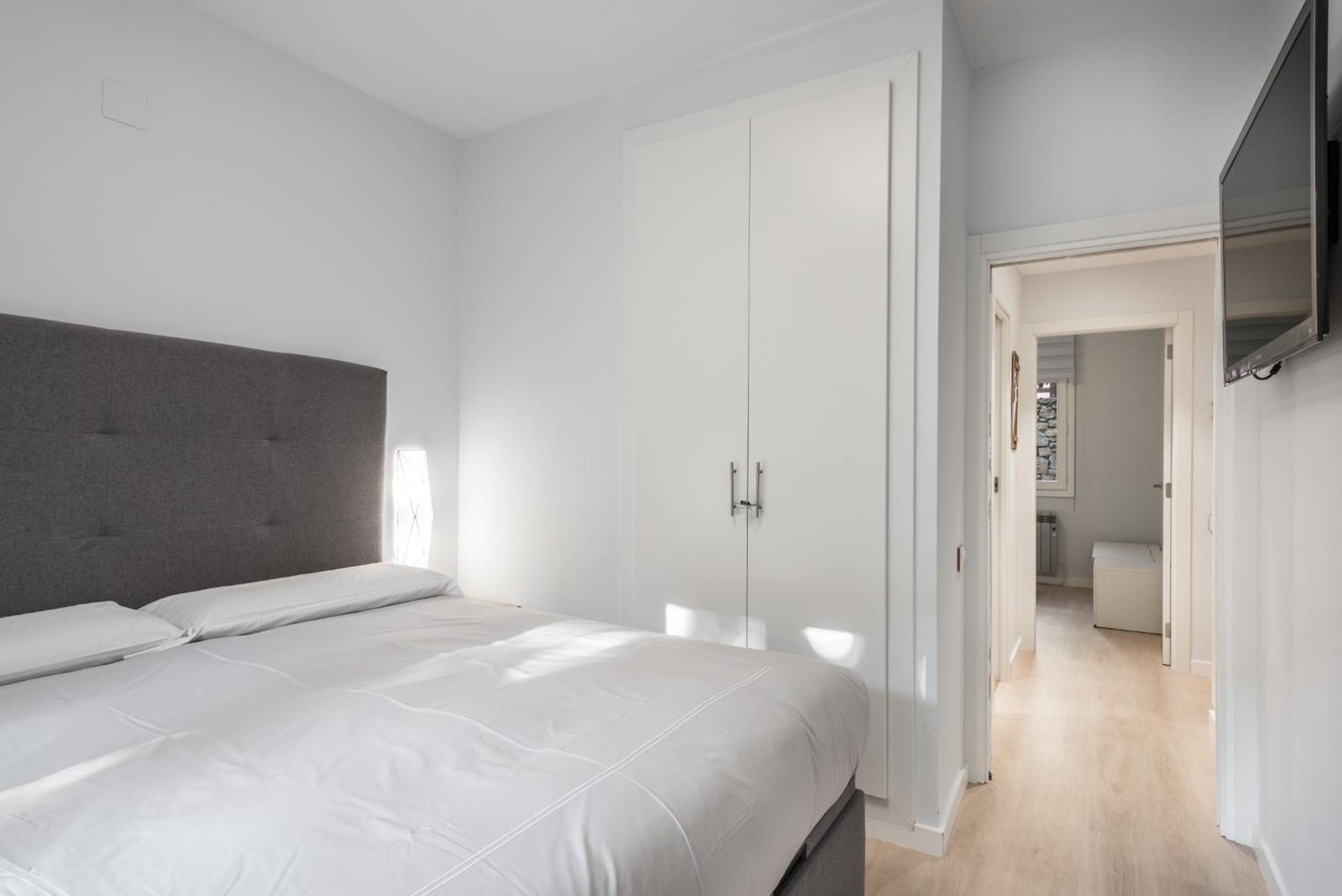 Lebre By Totiaran Apartment Naut Aran ภายนอก รูปภาพ